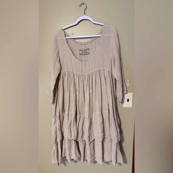 Les Ours Tiered Linen Dress - Picture 2 of 7